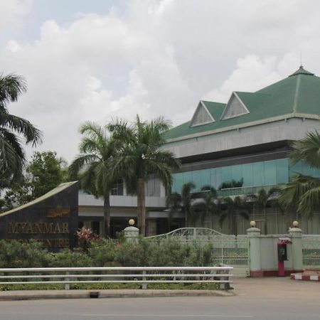 Hotel Kan Yeik Thar Yangon Exterior foto