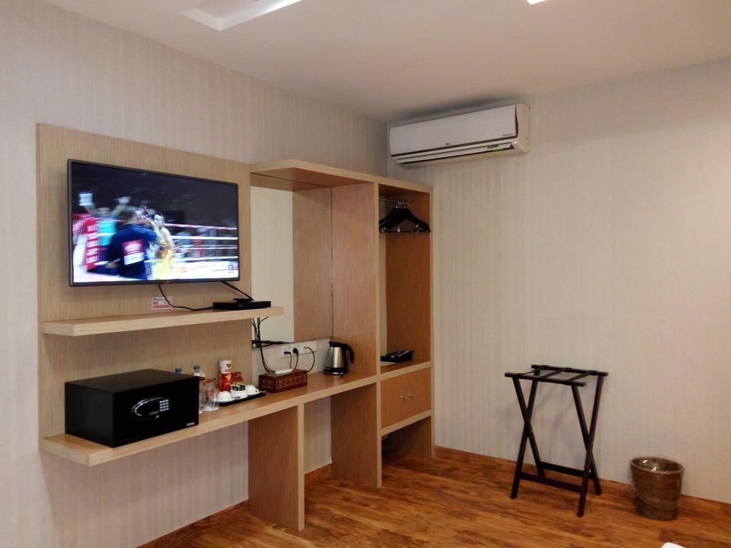 Hotel Kan Yeik Thar Yangon Exterior foto